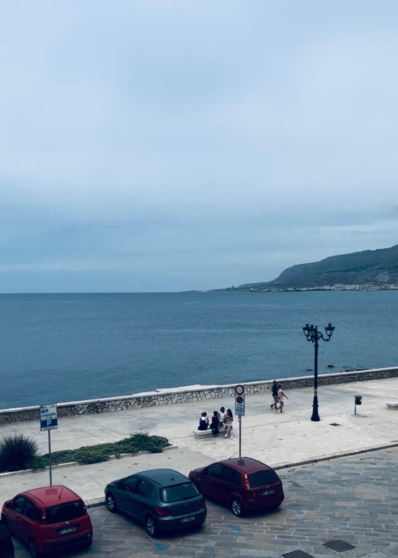 Attico Vista Mare Trapani Apartment ภายนอก รูปภาพ