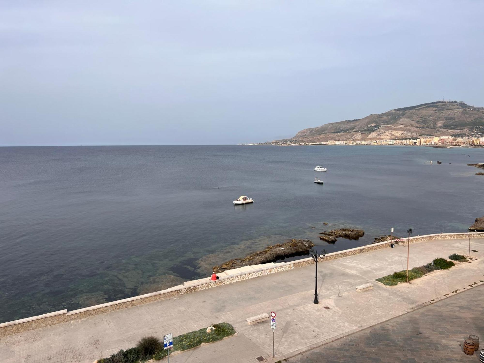 Attico Vista Mare Trapani Apartment ภายนอก รูปภาพ