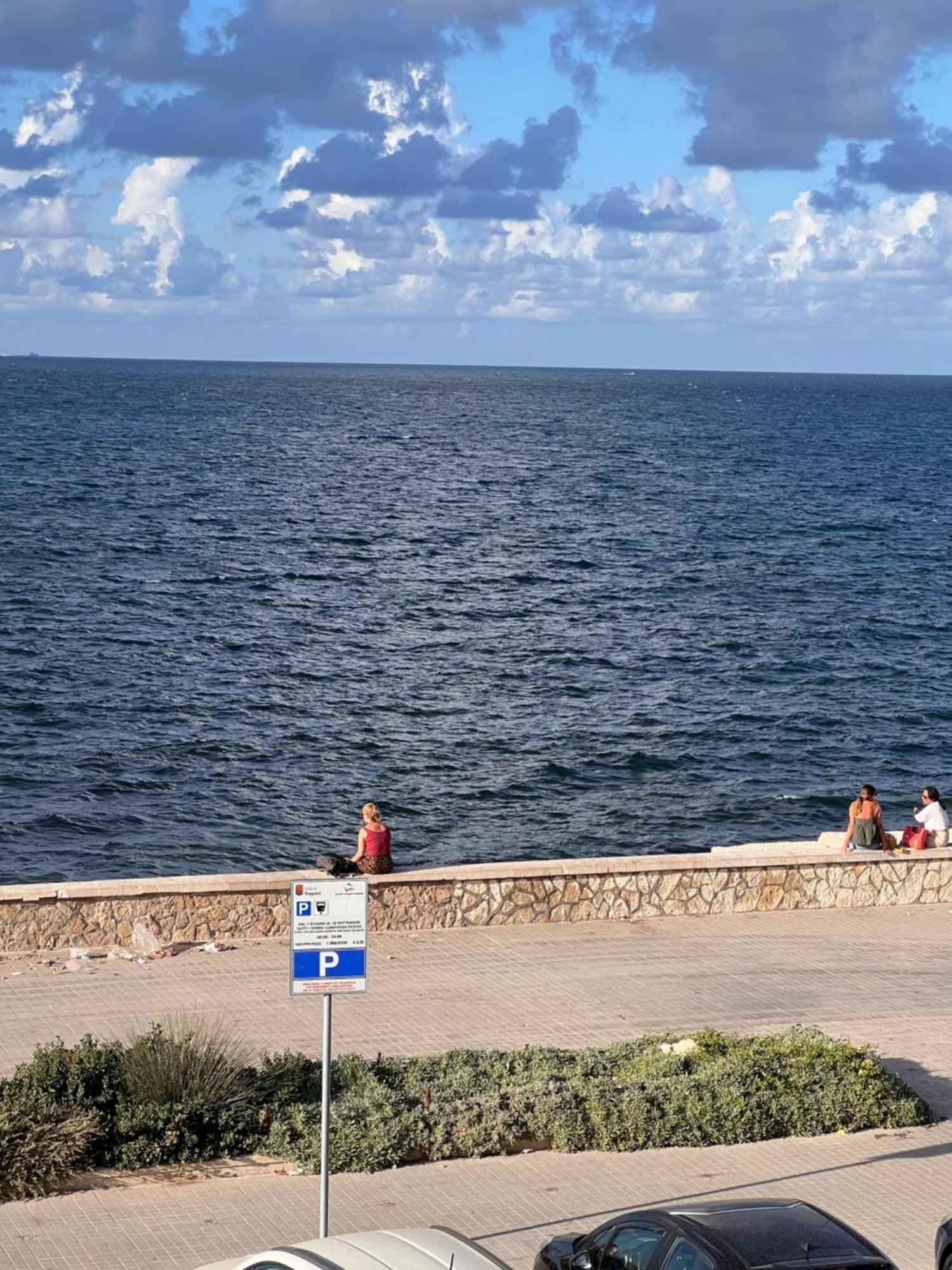 Attico Vista Mare Trapani Apartment ภายนอก รูปภาพ