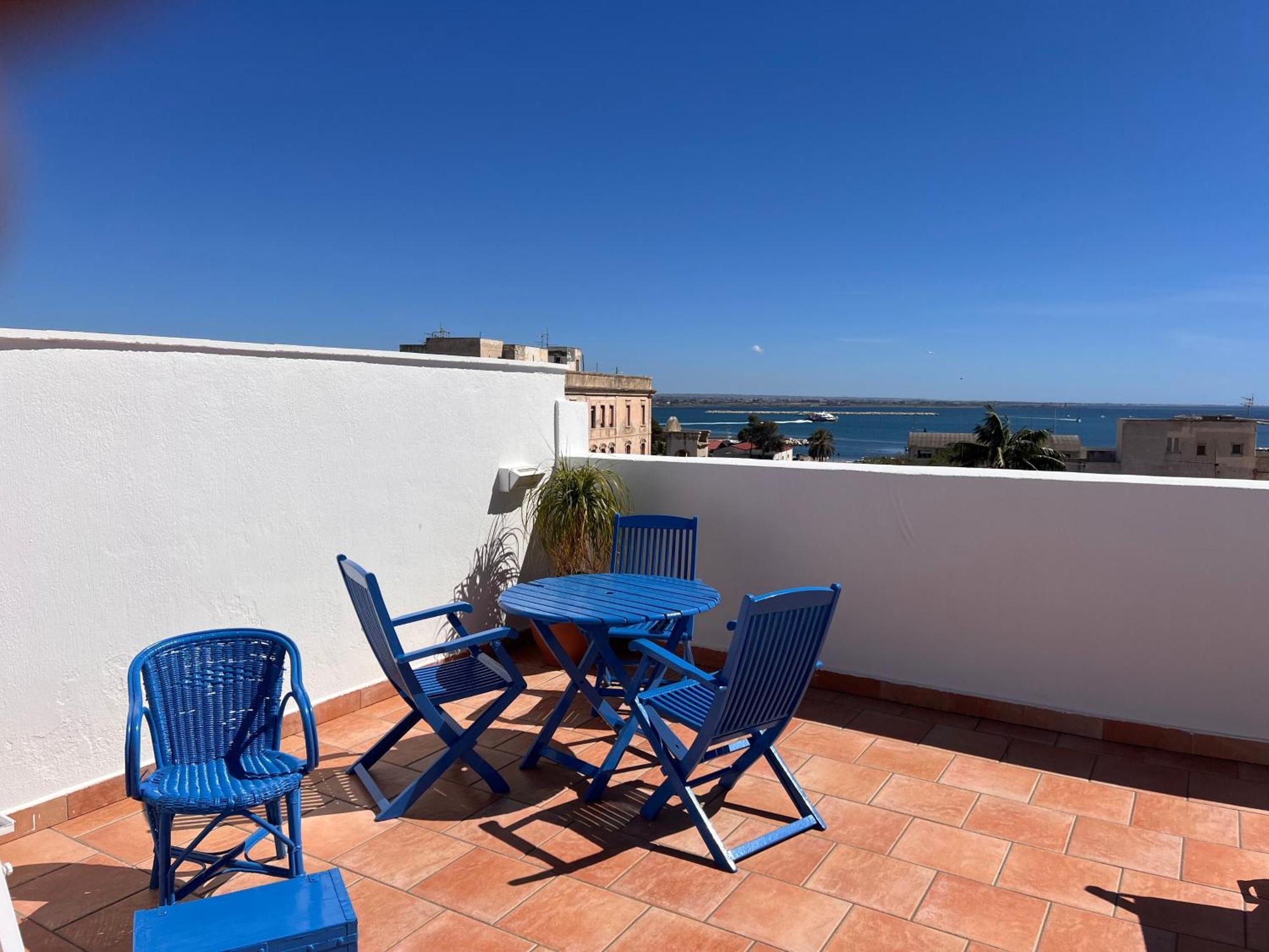 Attico Vista Mare Trapani Apartment ภายนอก รูปภาพ