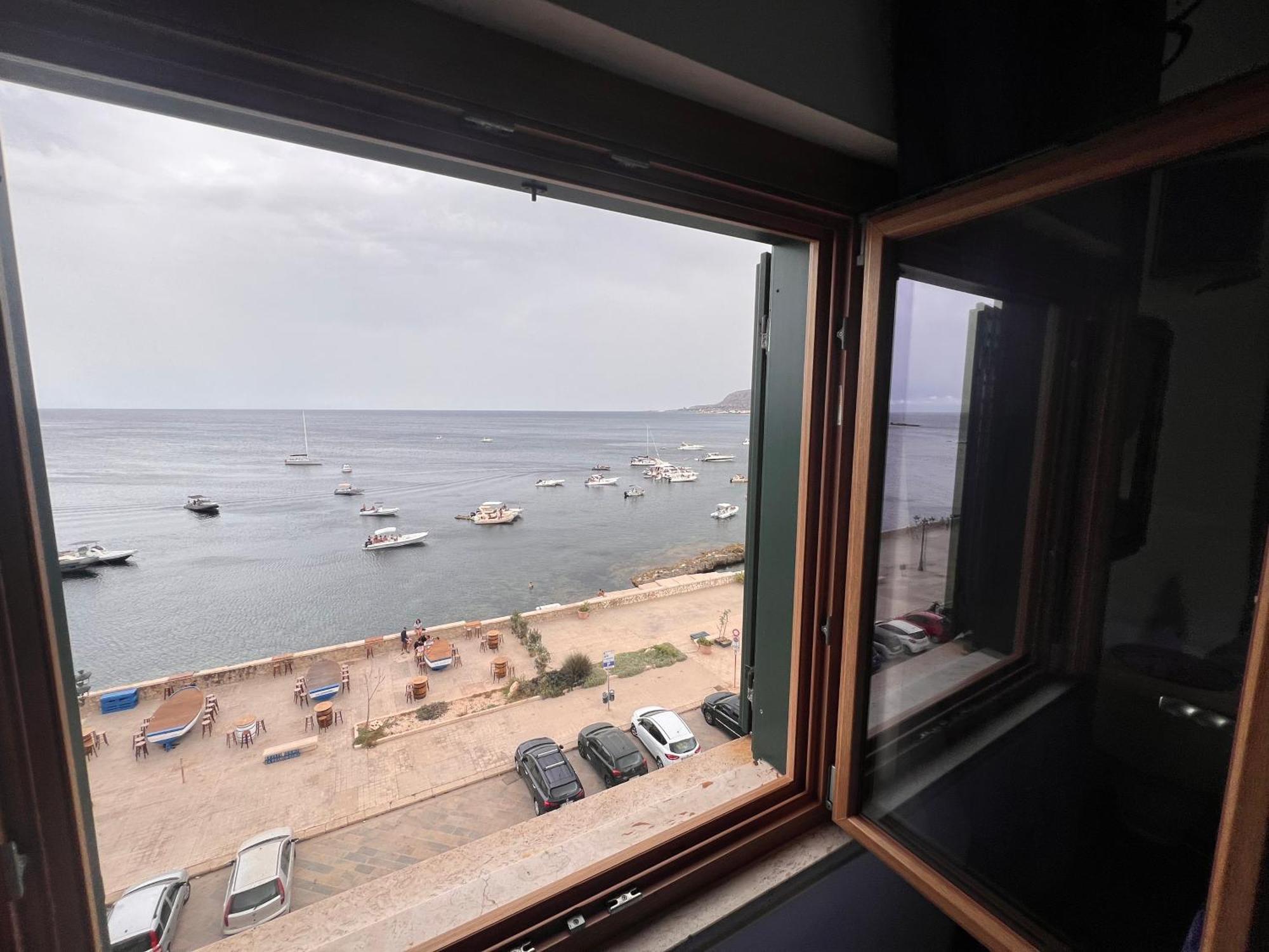 Attico Vista Mare Trapani Apartment ภายนอก รูปภาพ